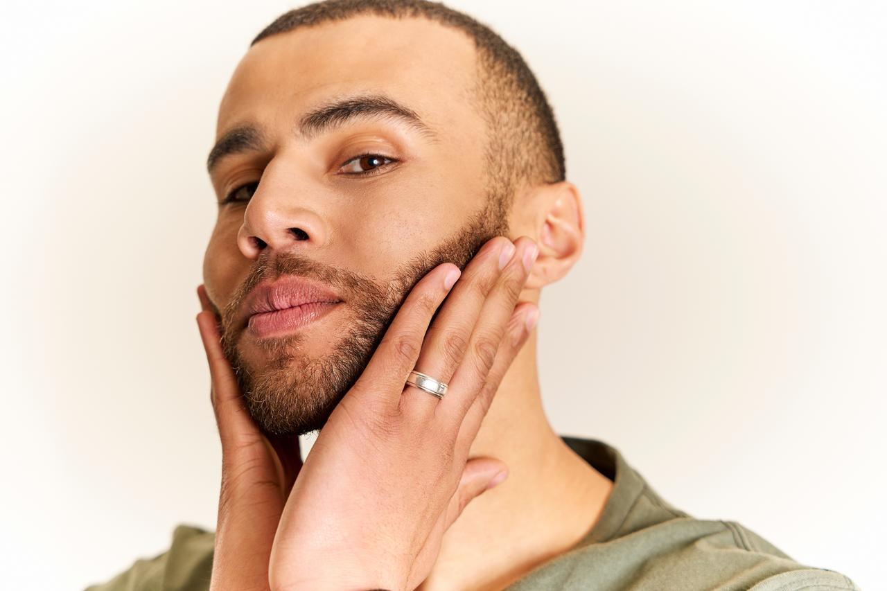 Nourishing Hair Oil-With Aloe Vera and six botanical oils -30 ml - LUX-Anic